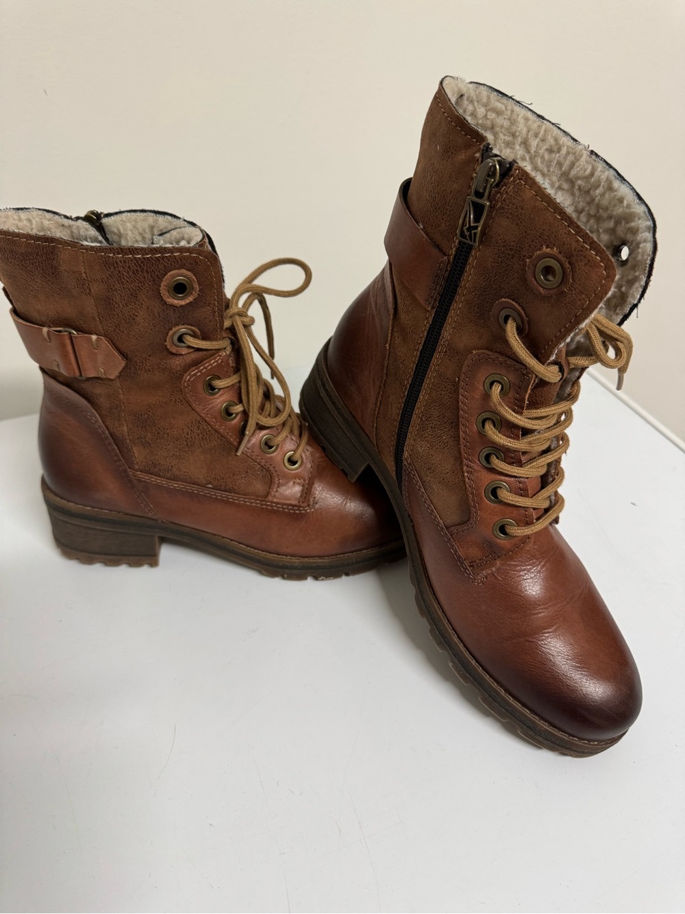 Tamaris Women's Brown Leather Lace-Up Ankle Boots with Sherpa Lining